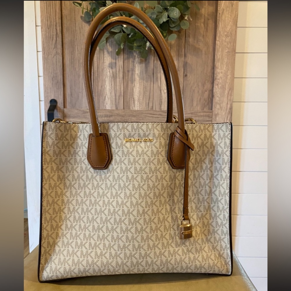 Michael Kors Large Mercer Tote